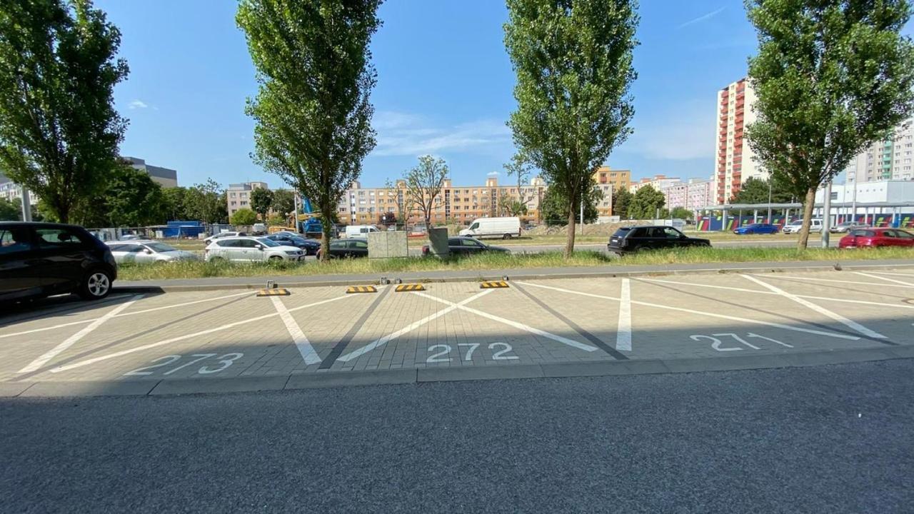 1 Room Apartment With Terrace, Slnecnice, 18B Bratislava Exteriér fotografie